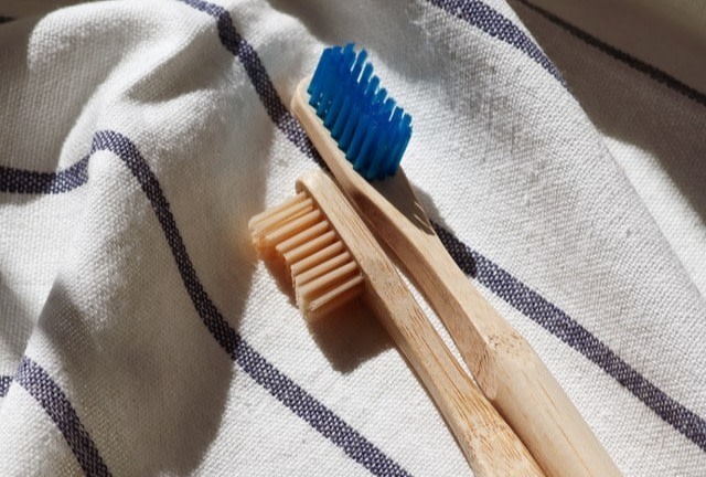 Handzahnbürste aus Holz