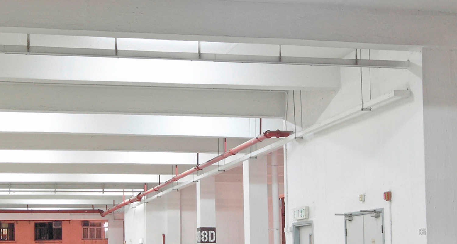 Maalattu julkisen tilan parkkihalli