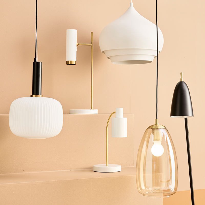 Cello-sisävalaisimia.