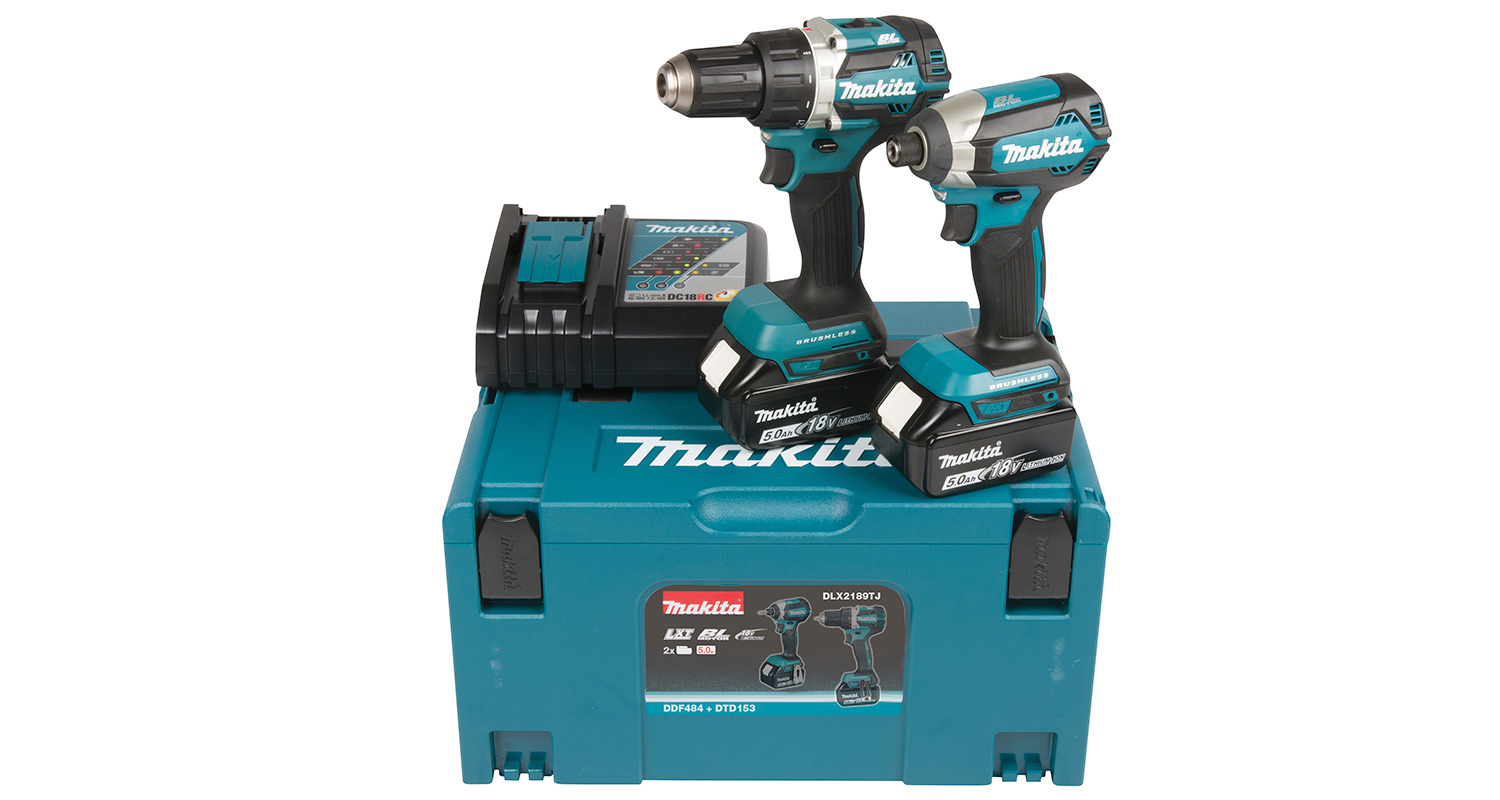 Makitan turkoosi 18 V porakone ja iskuruuvinväännin akkuineen ja laturilla kuljetuslaatikossa