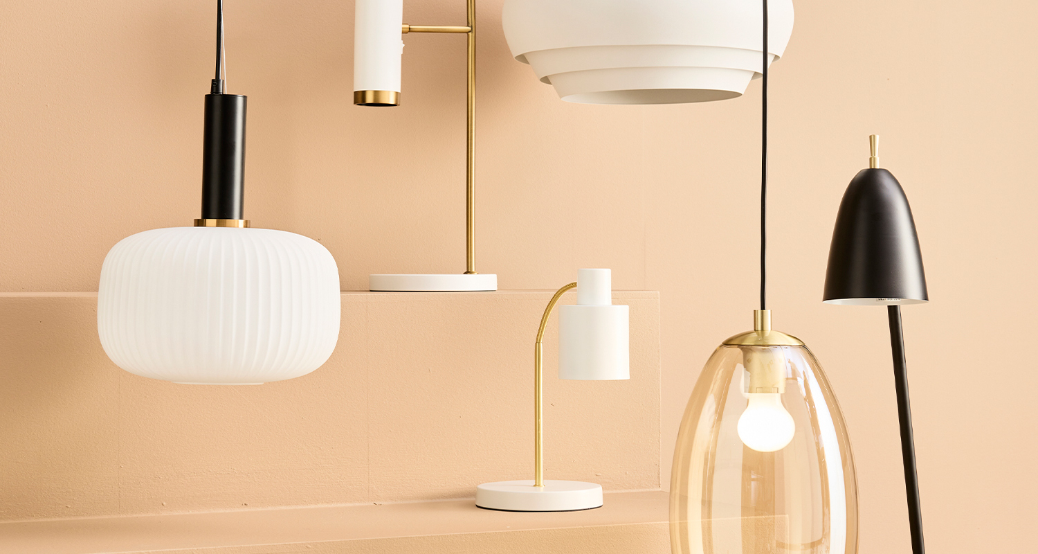 Kuusi erilaista sisävalaisinta.