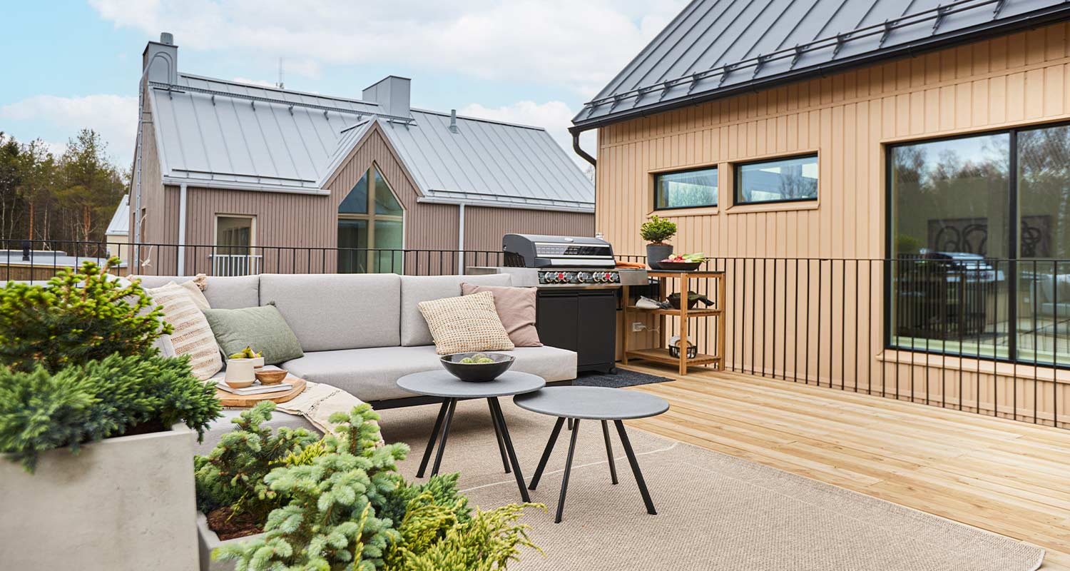 K-Raudan ja Ainoakodin kohde Villa Peak Oulun Asuntomessuilla kesällä 2025. Kuvassa kattoterassi.