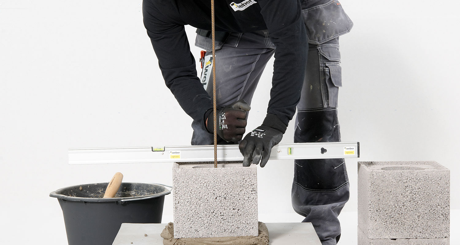 Terassin perustusten teko käynnissä