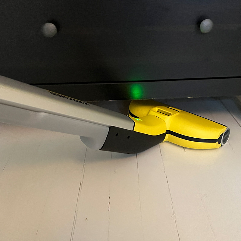 Lattiapesuri Kärcher puhdistamassa lattioita