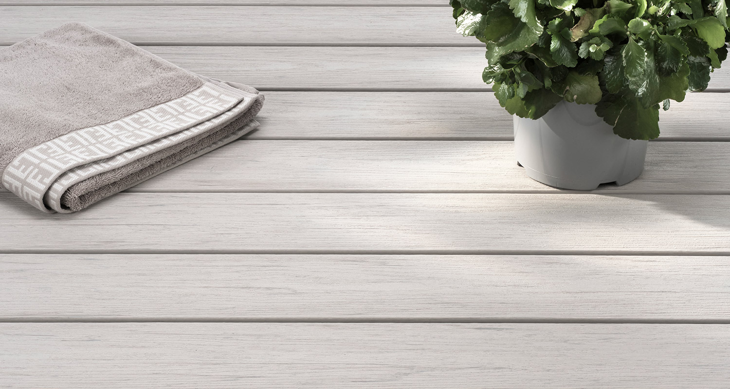 Terassi rakennettuna komposiitista