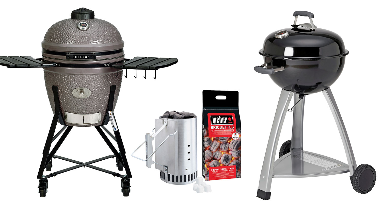 Kaksi Cello-hiiligrilliä sekä piippusytytin, brikettejä ja grillihiiliä.