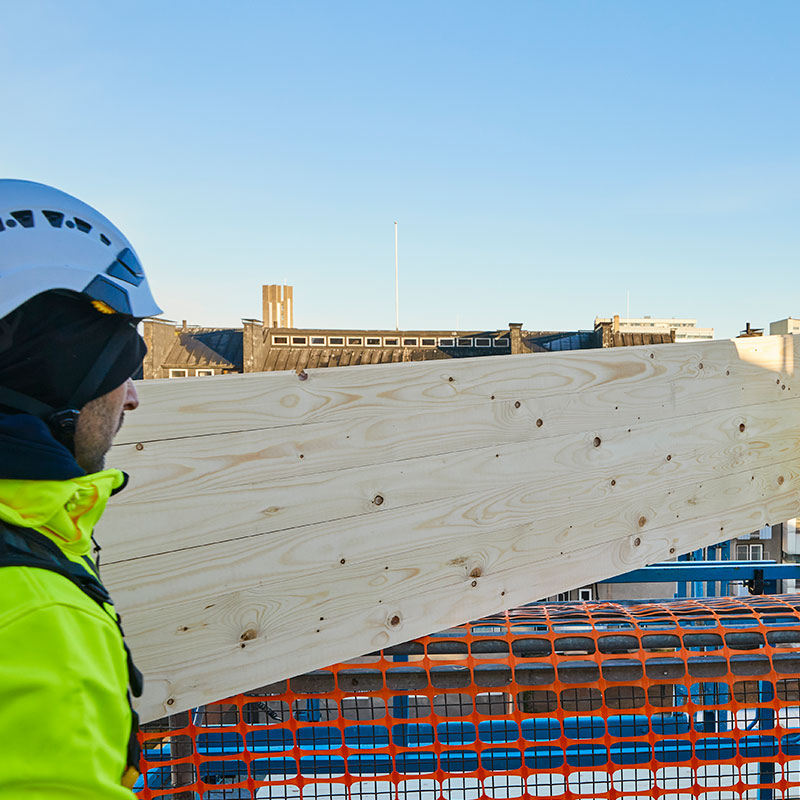 PROF-rakennuslevyjä on näppärä liikutella! Löydät levyt K-Raudasta