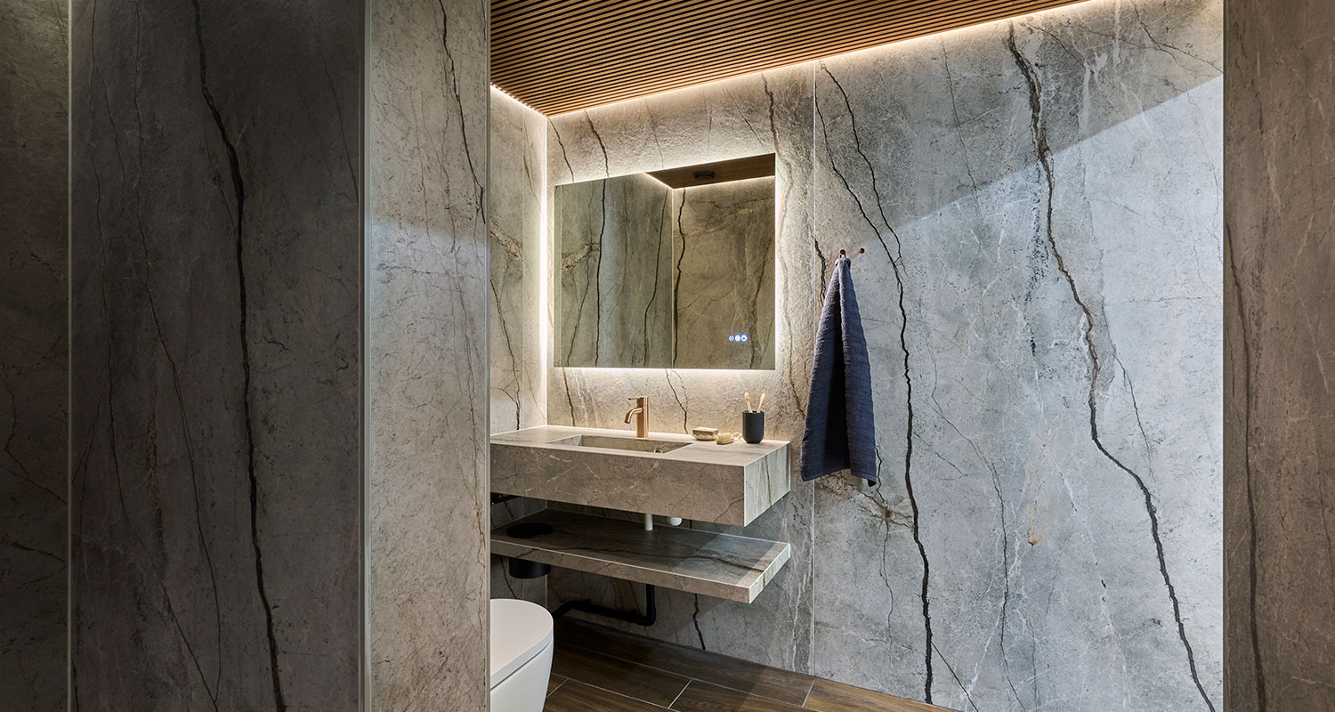 dekostudion-spa-kylpyhuone-ylellisyytta-suurlaatoista-artikkeli-vaaka-1500x800-laattakulmat