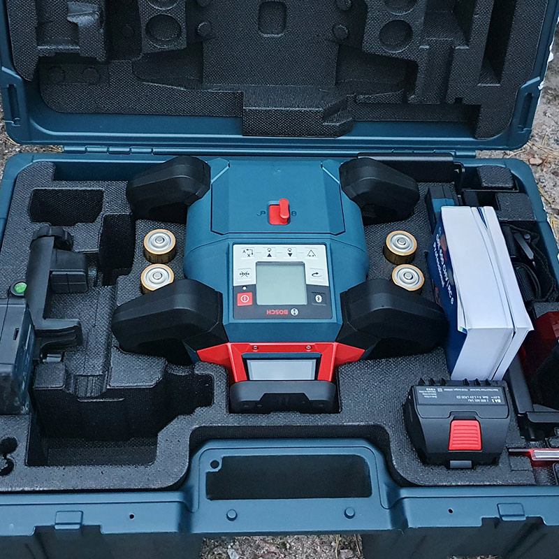 K-Raudassa myynnissä oleva Bosch GRL 600 CHV pyörivä laser pakkauksessa