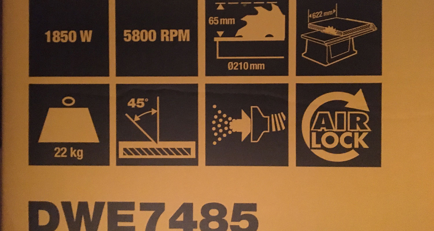 Dewalt jalustallisen pöytäsahan pakkauksen merkinnät