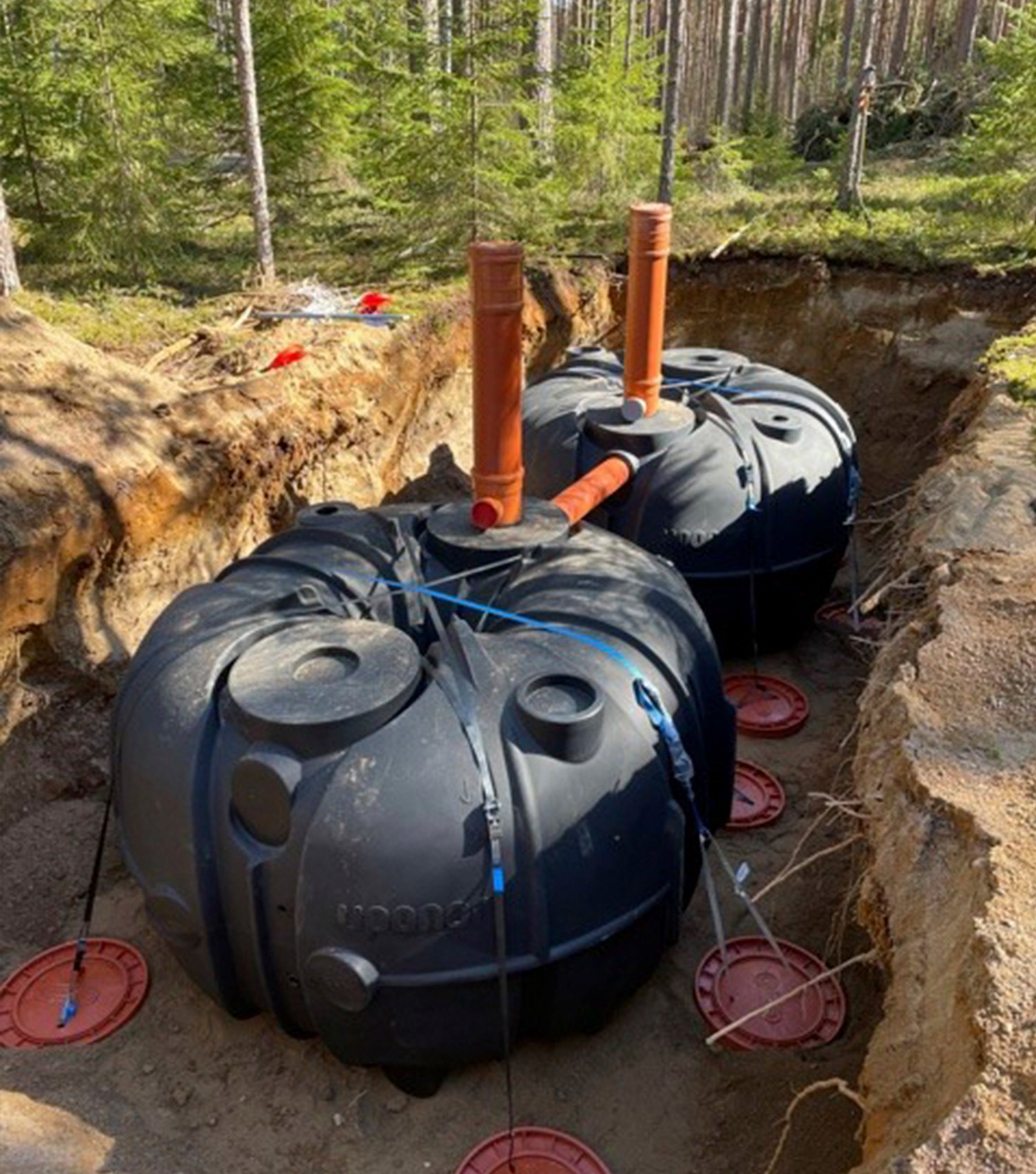 Mökin jätevesijärjestelmä: Uponor jätevesisäiliö