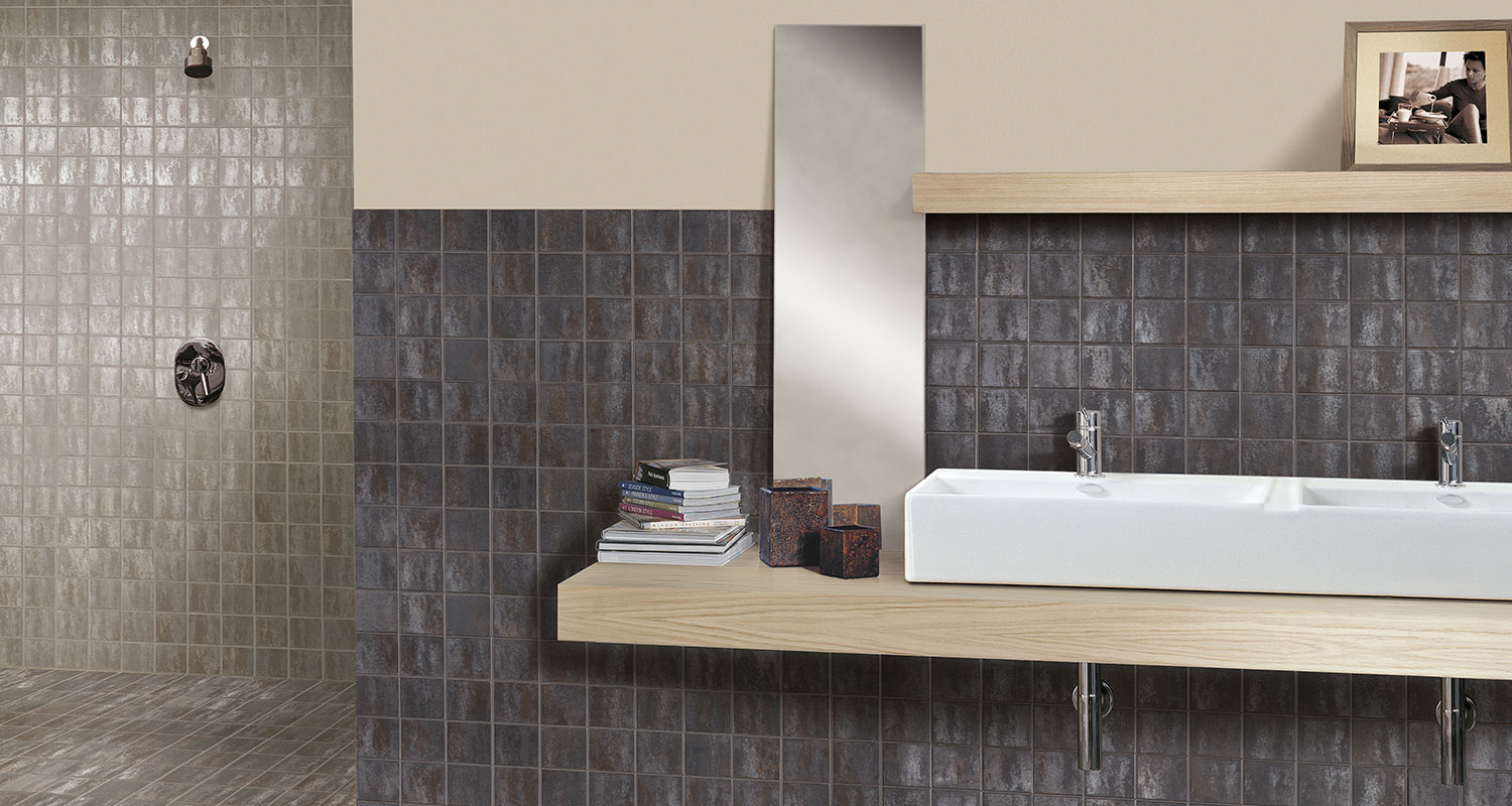 Huomaamattomat laattasaumat kylpyhuoneen laattojen välissä