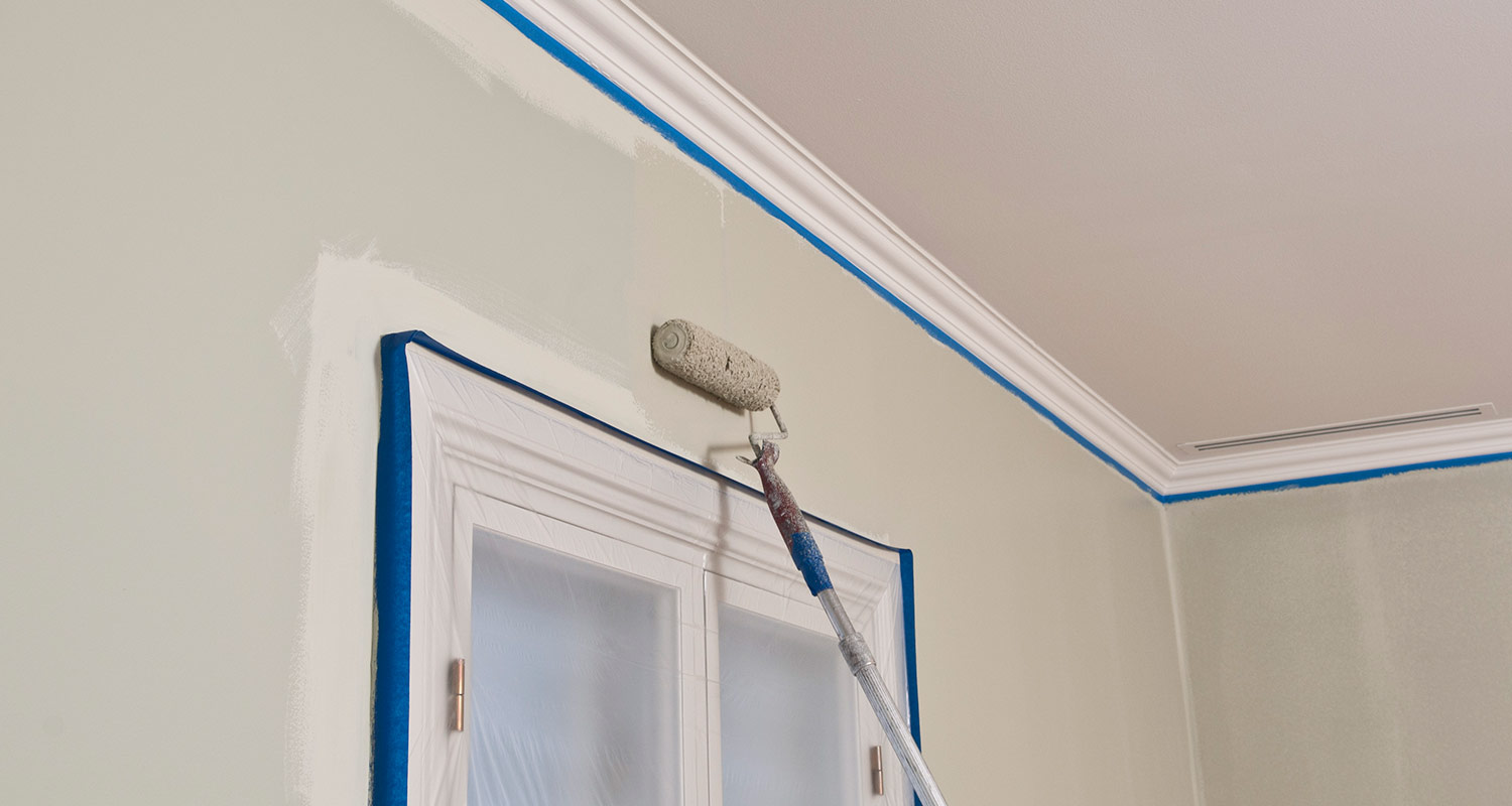 Sisäseinän maalaus käynnissä