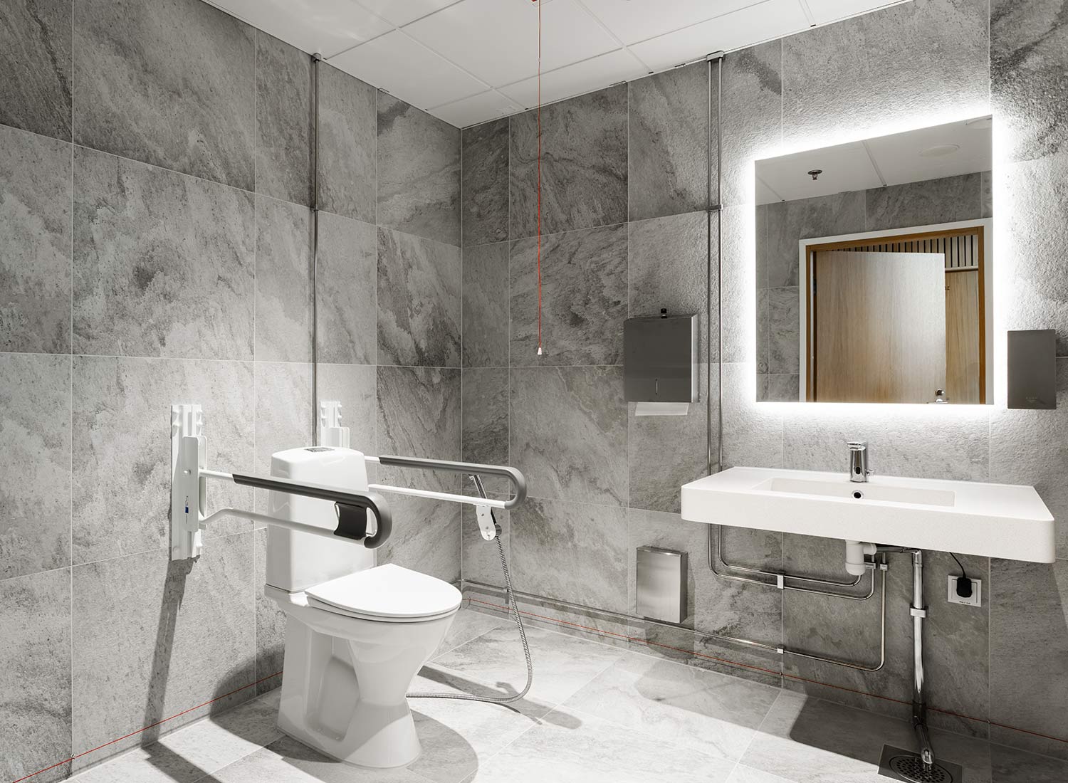 genecity-turku-krauta-dekostudion-referenssikohde-ak-aulan-wc-mystone-quartzite-ghiaccio-mlgq