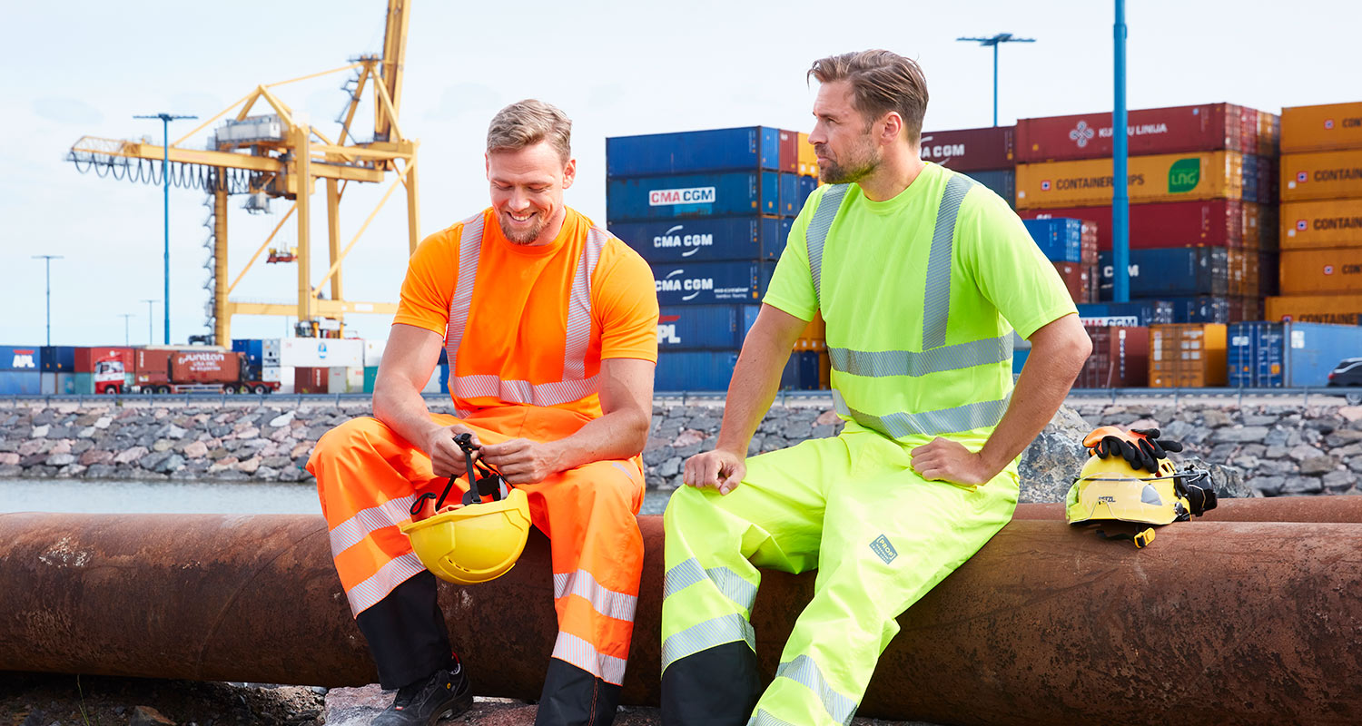 PROF-t-paidat oranssi ja keltainen työmiehillä