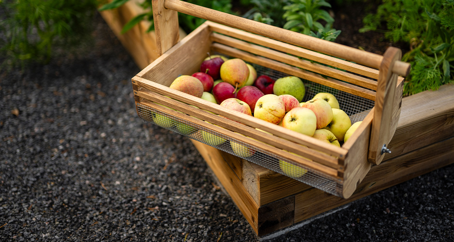 Sadonkorjuukori rakentuu itse. Kuvassa valmis sadonkorjuukori