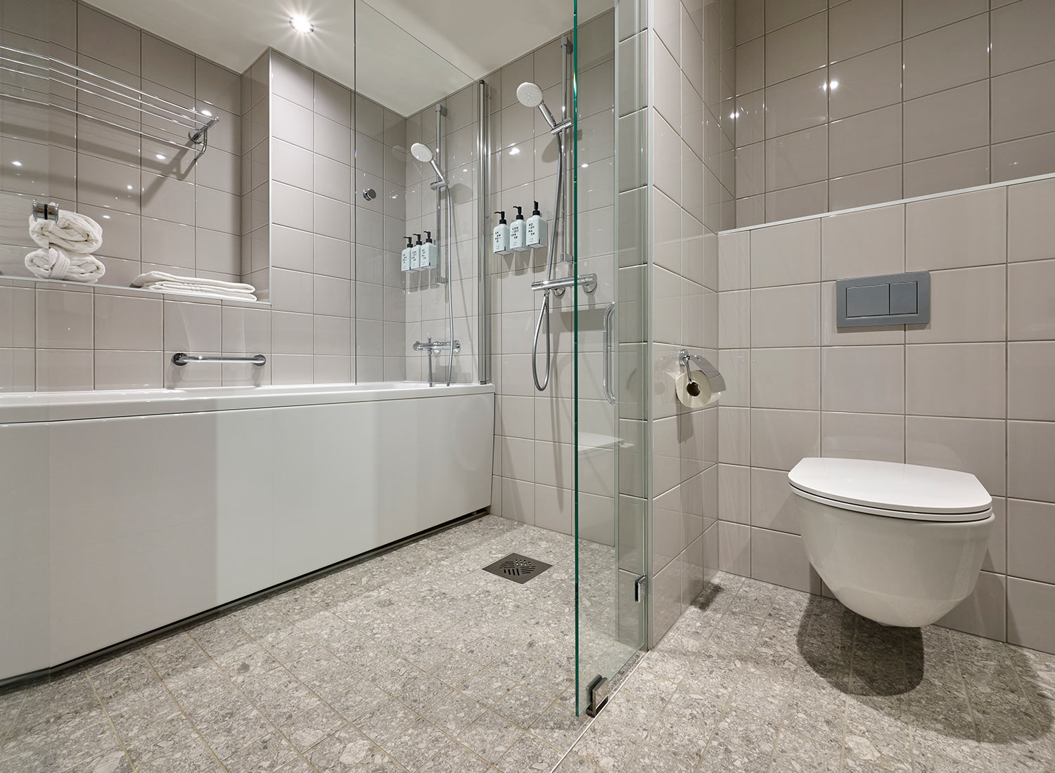 hotelli-scandic-lahti-dekostudio-referenssikohde-ak-kylpyhuone