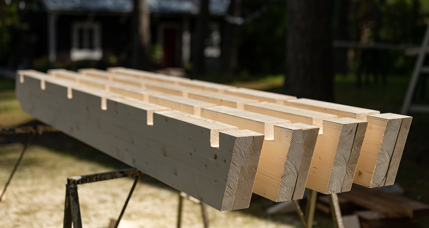 Sahaa liimapuupalkit