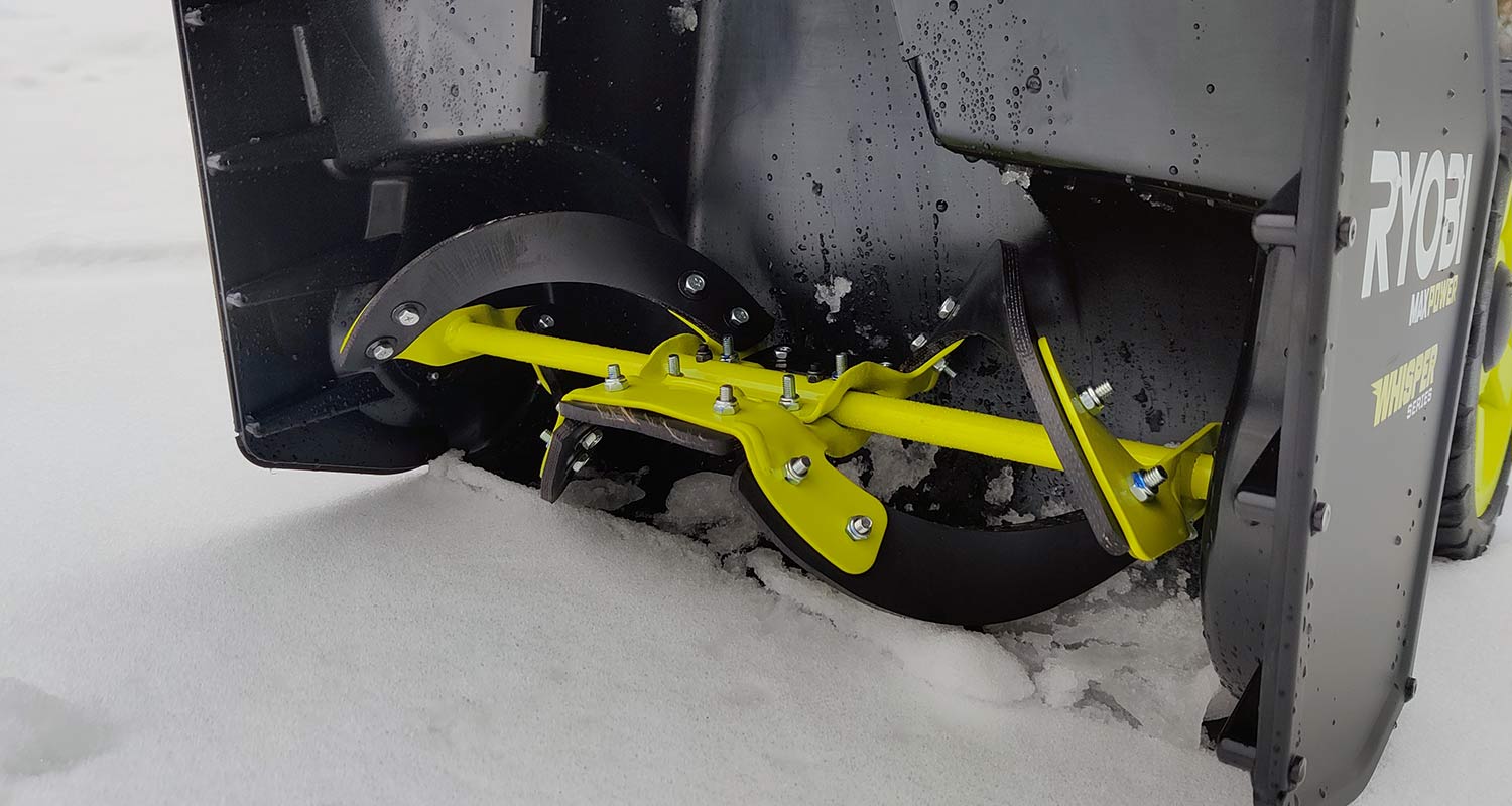 Ryobin akkulumilingon alaosa lähikuvassa