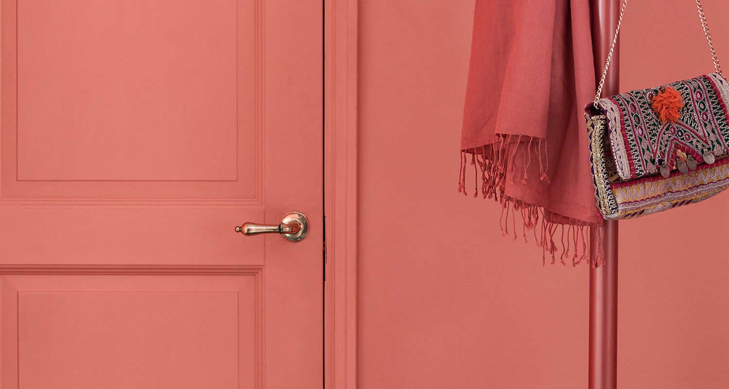 Vuoden väri 2019 oli K319 Flamingo, kuvan seinä on maalattu kyseisellä sävyllä.
