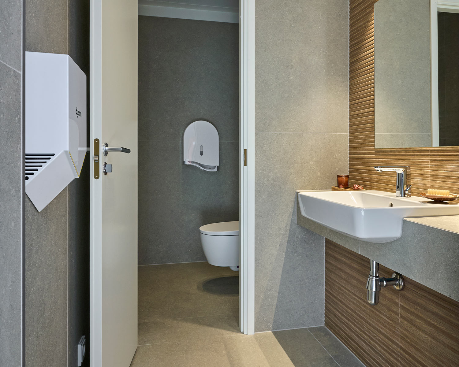 prysmian-group-kirkkonummen-kaapelitorni-krauta-pro-dekostudio-referenssikohde-ak-wc-tilat-2