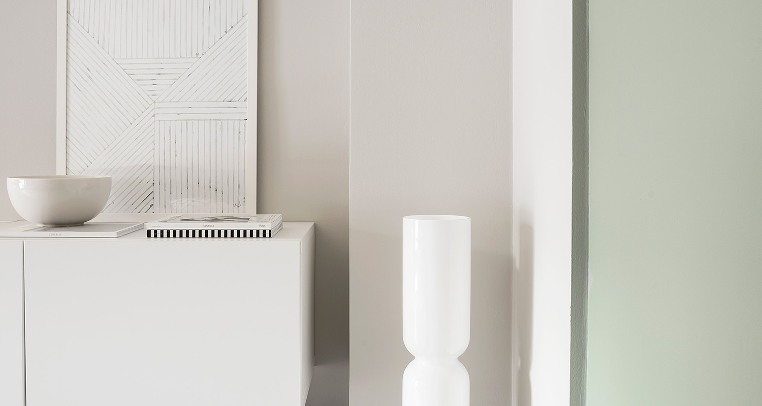 Tikkurilan Serpentiini-sisämaalisävy yhditettynä Tikkurilan Piazza-sisämaalisävyyn. 