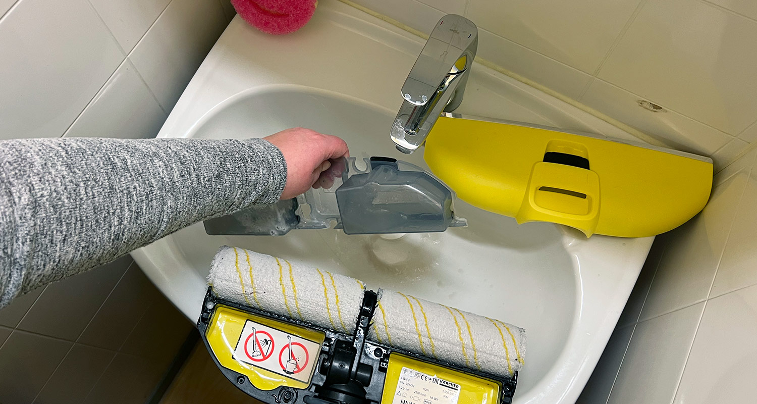 Kärcher lattiapesurin putsaus pesurin käytön jälkeen