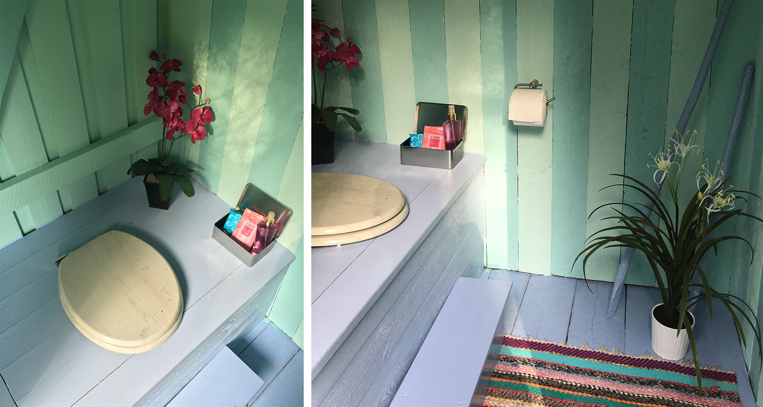 Mintunvihreä puu-ulkohuone, vaaleansininen penkkivessa, pinkit orkideat ja raidallinen matto