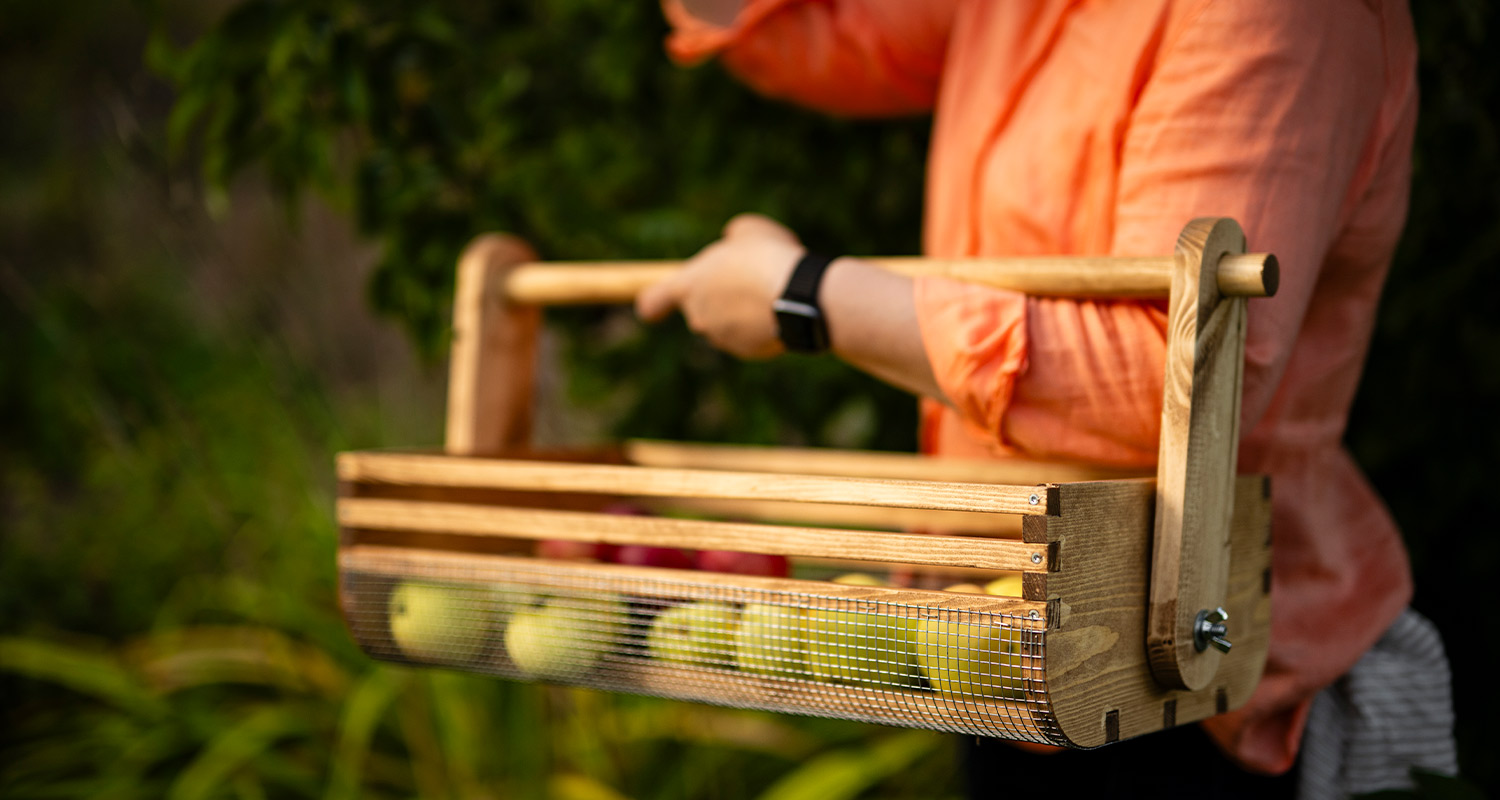 Sadonkorjuukori rakentuu itse. Kuvassa valmis sadonkorjuukori