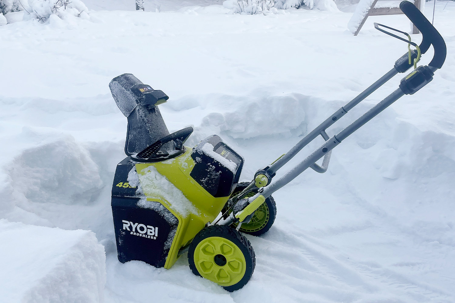 tuotetesti-akkulumilinko-ryobi-ry18stx45a-240-18v-one-plus-k-rauta-ak-paivalla