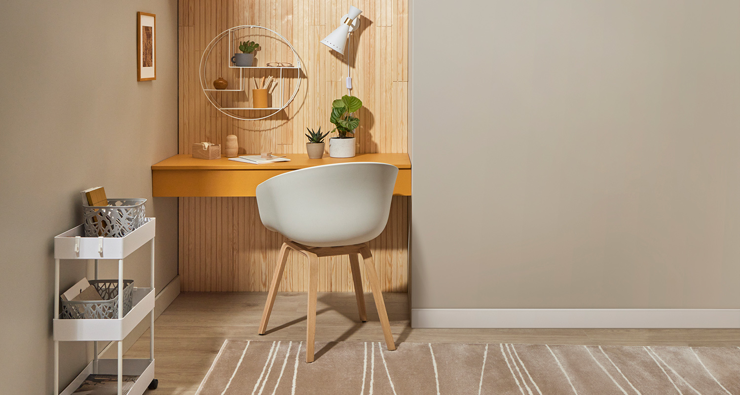 Kuvassa työhuone, jonka sisustus on toteutettu 60-30-10-sääntöä noudattaen.