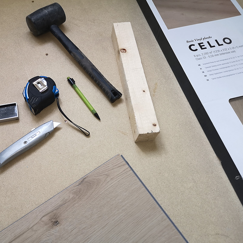 Asennukseen tarvittavat työvälineet Cello-vinyylilankun asentamisessa