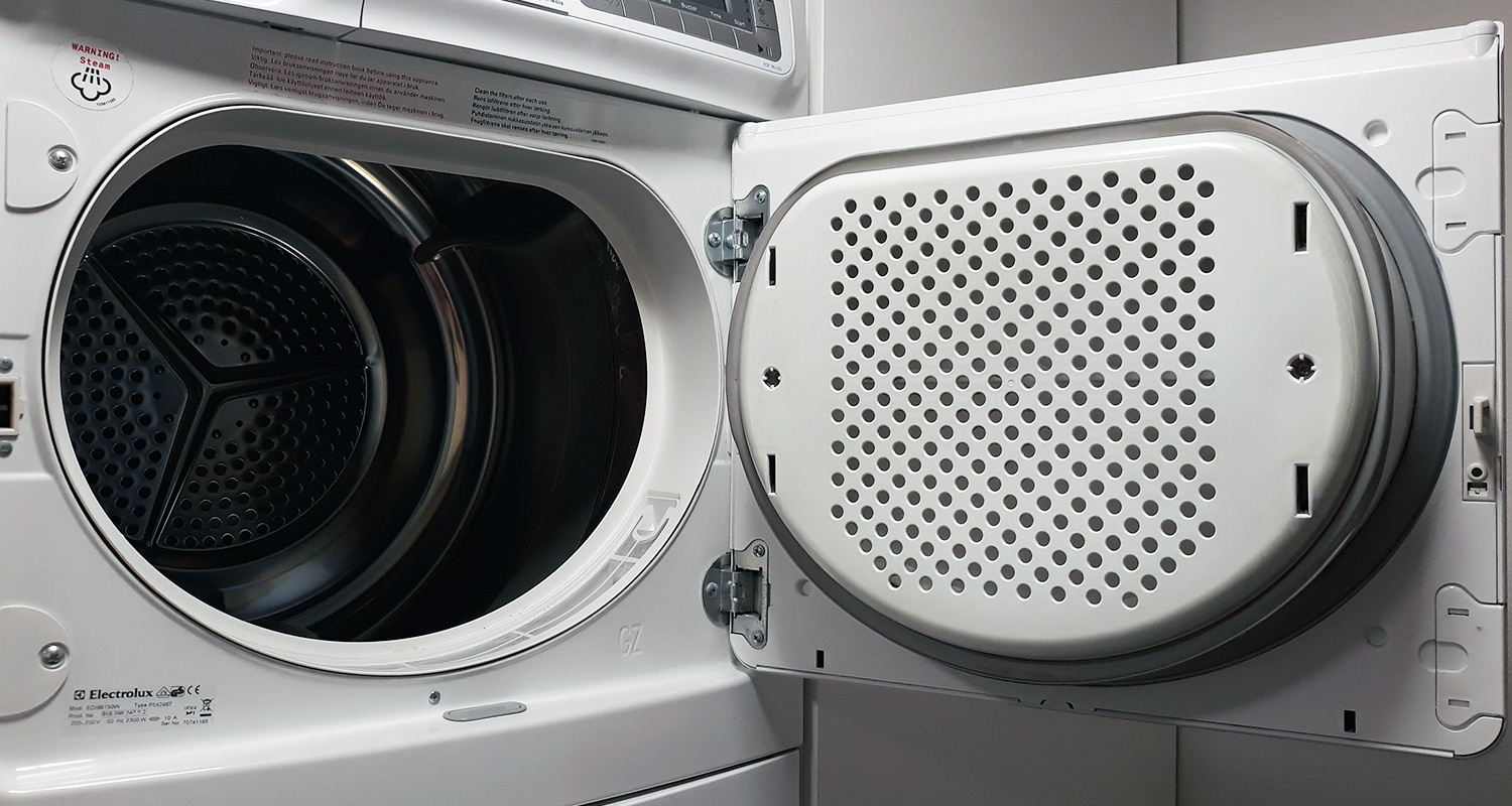 kuivausrummun nukkasihdin imurointi märkä-kuivaimurilla