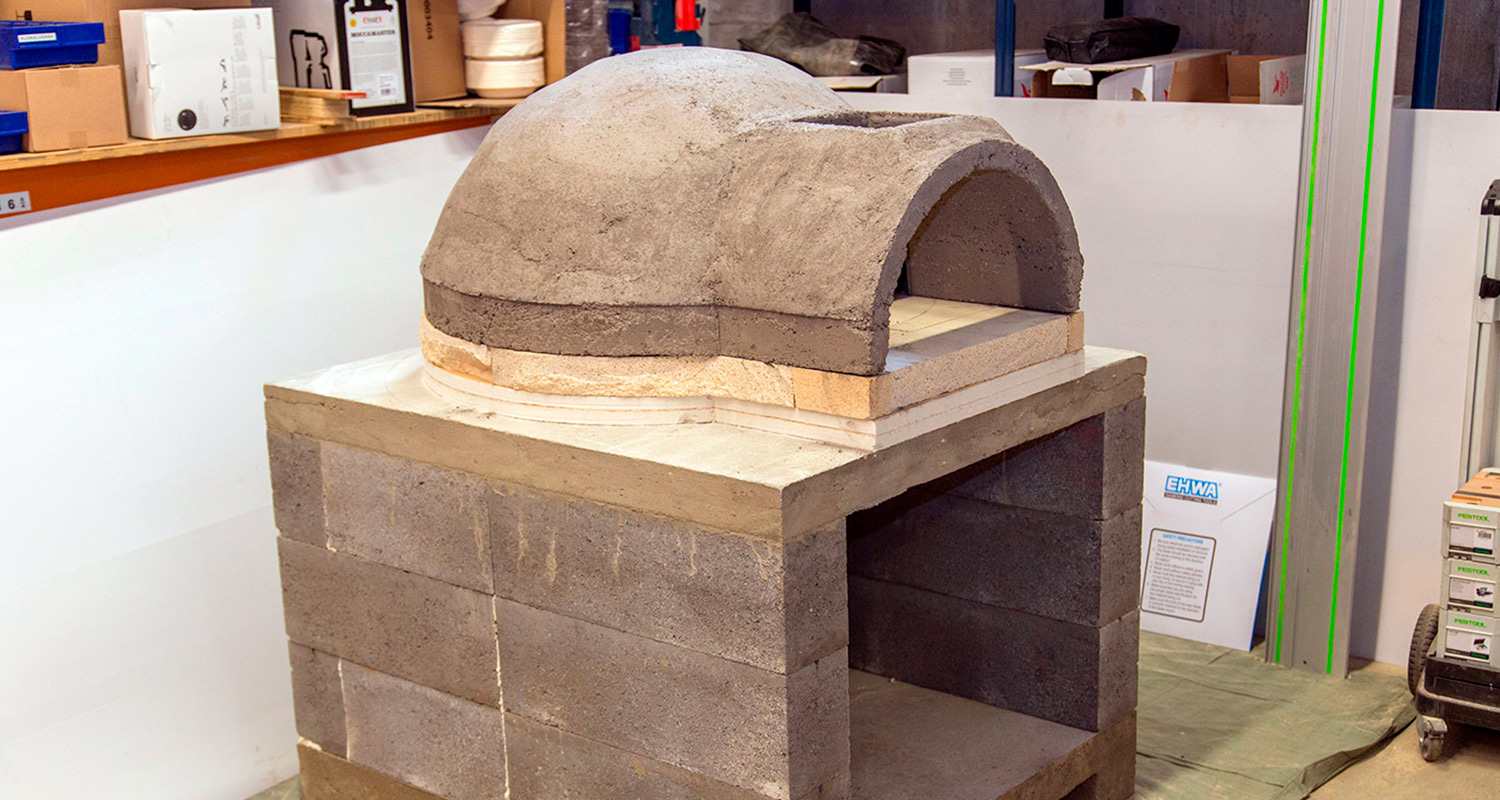 Pizzauunin teon työvaihe 12