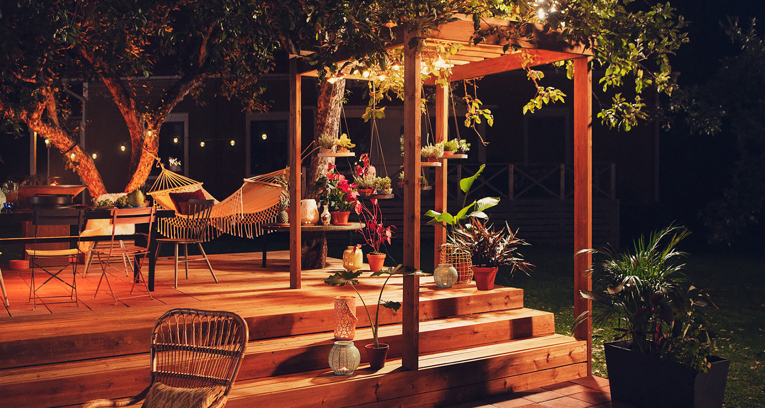 Tunnelmallinen pergola terassilla, tarvikkeet ja työkalut K-Raudasta