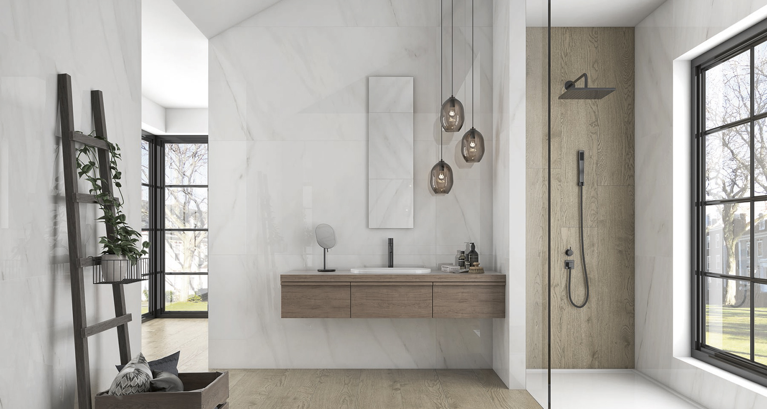 Valoisa moderni kylpyhuone, valkoinen marmori, puuallas, savunharmaat valot, lasinen suihku, ikkuna