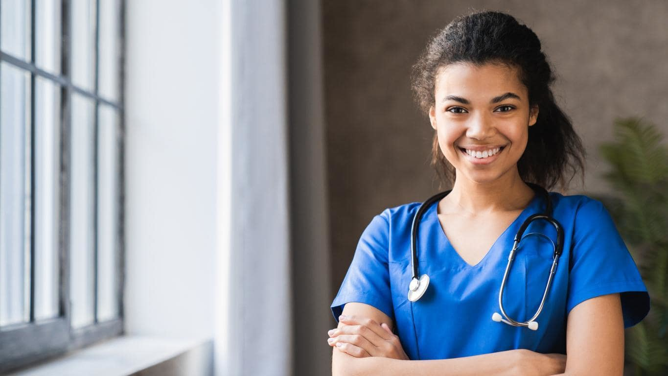 Want to learn how much Travel Nurses make in The USA and how they compare from state to state? This guide will answer all of your questions!