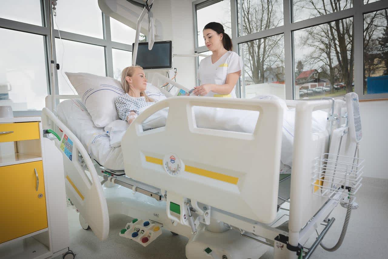 ICU Nurse with a patient in the hospital 