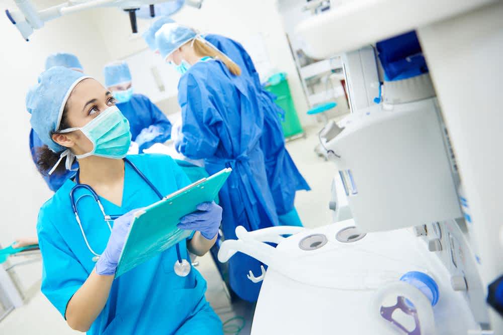 surgical nurse in the operating room