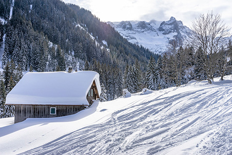 Snowy-Mountain-House-452x302
