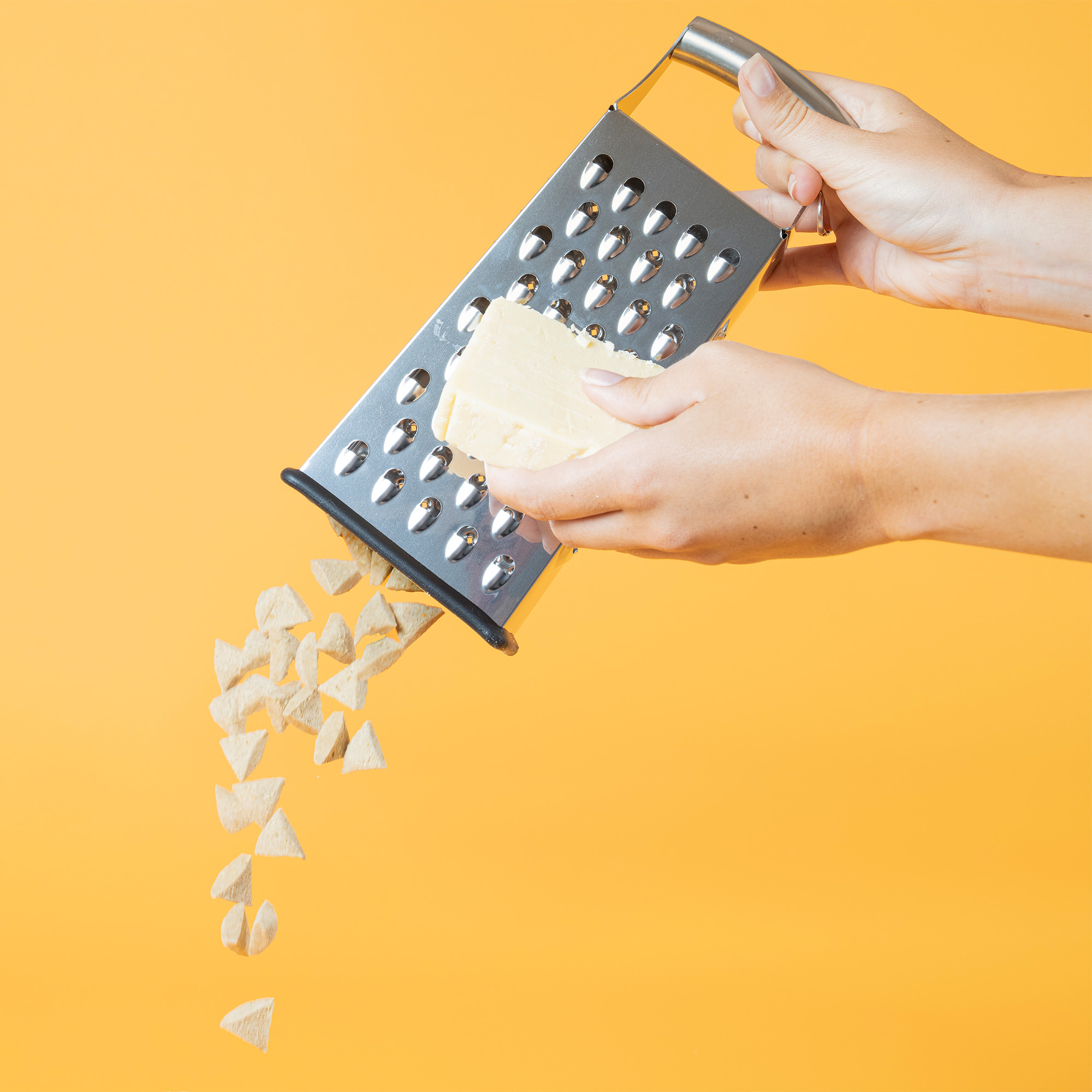 WEBSITE CHEESE DENTAL STICKS TREATS CHEESE TREATS PDP IMAGES 6