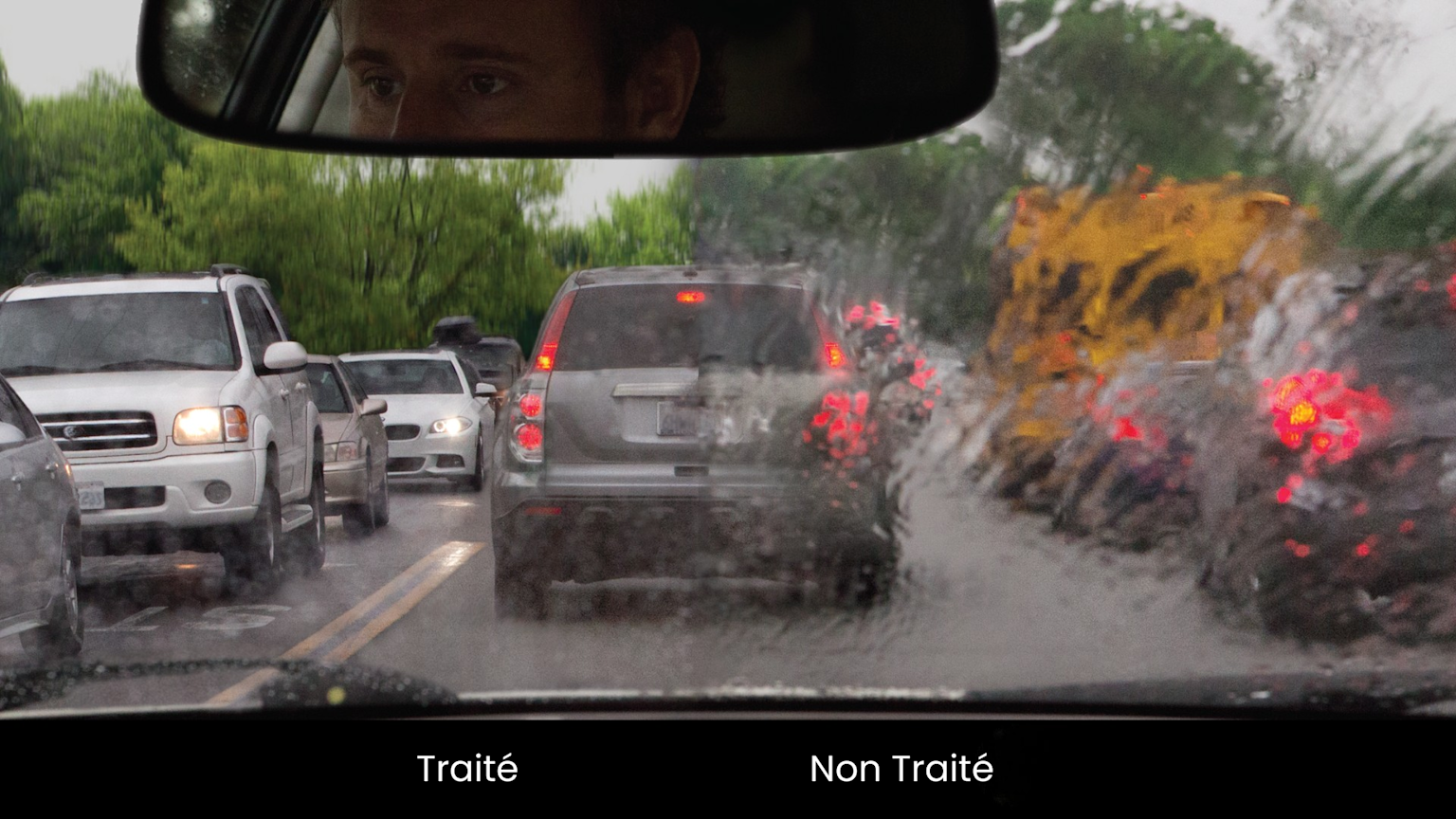 Parebrise mouillé, avec le côté gauche avec traitement antipluie et le côté droit sans traitement antipluie