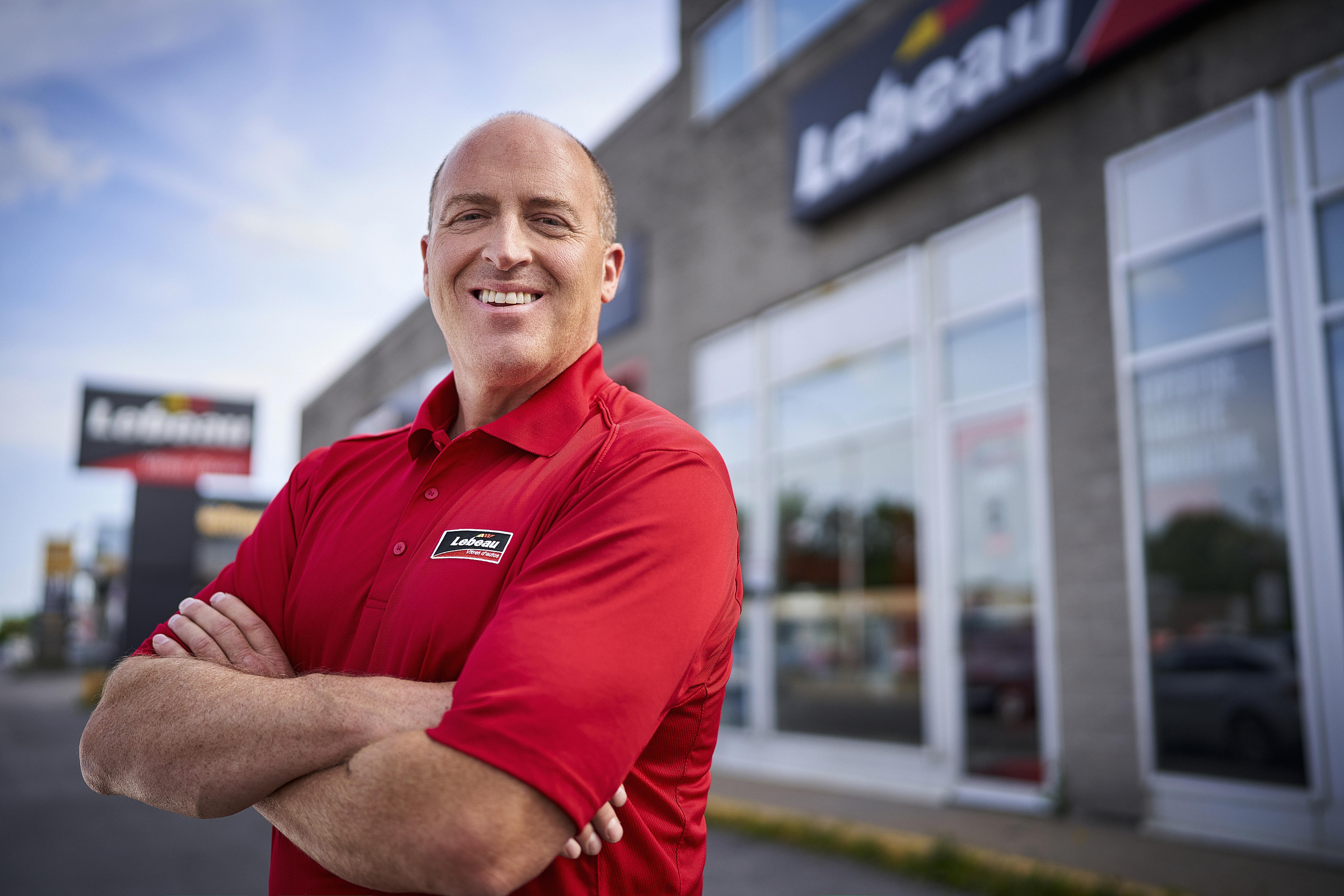 Technician in front of a Lebeau center