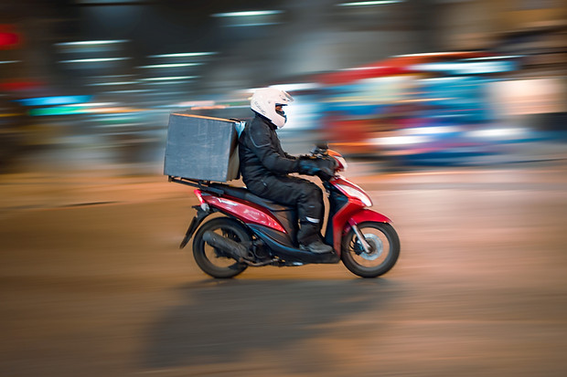 Delivery terms and Incoterms 2020 overview for contract and social sharing.