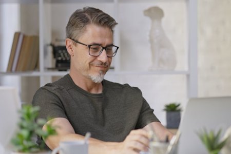 Naverisk user enabling clients to access work computers remotely