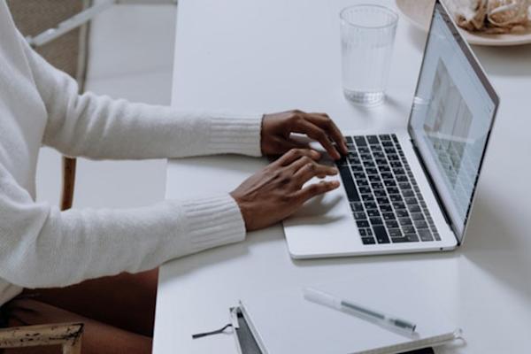 Virtualised Server Example Virtual Desktop Infrastructure (VDI): Types, Pros, Cons