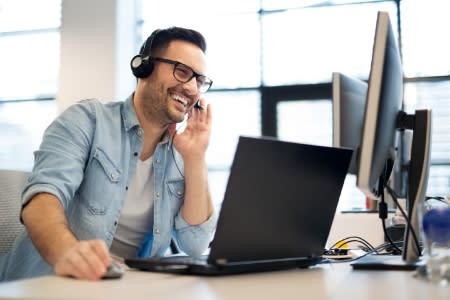 Technician smiling because he switched over to Splashtop.