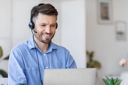 A MSP technician remotely supporting a client with Splashtop Remote Support.