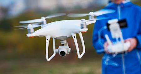 Outdoors using Splashtop Mirroring360 to help power a high end drone in mid air