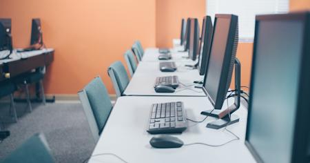 Desktop computers in an office, connected to a remote desktop gateway.